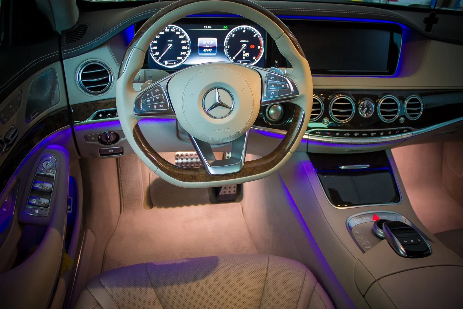 Cockpit curat și îngrijit
